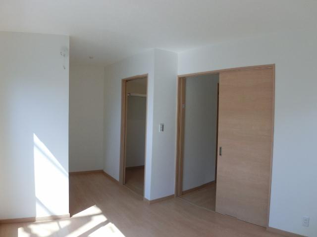 Other. The third floor 6.5 quires of Western-style, Of there in the back is the walk-in closet.