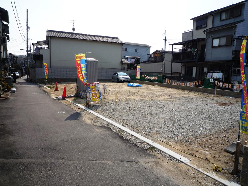 Local photos, including front road. Local (June 2013) Shooting