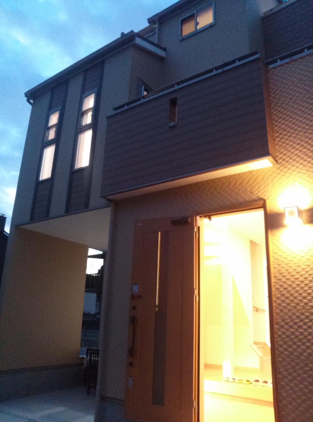 Local appearance photo. Local (11 May 2013) Shooting