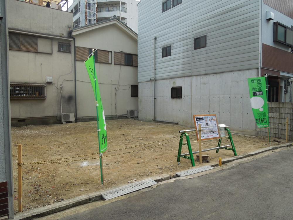 Local photos, including front road. Local (August 2013) Shooting