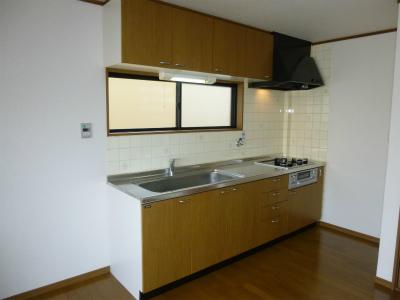 Kitchen. Room (August 2013) Shooting System kitchen.  Window There is also a window to the front of the eye