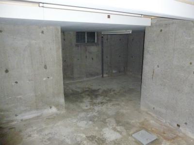 Parking lot. Local (10 May 2013) Shooting