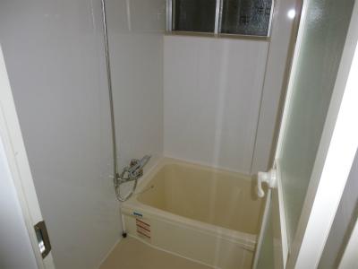 Bathroom. Indoor (10 May 2013) Shooting