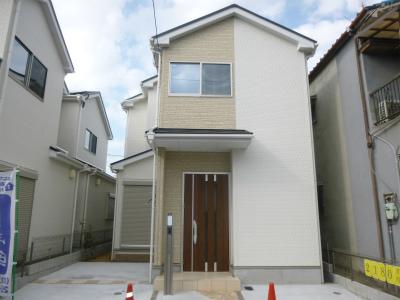 Local appearance photo. Local (11 May 2013) Shooting Is the appearance photo of 1 Building.