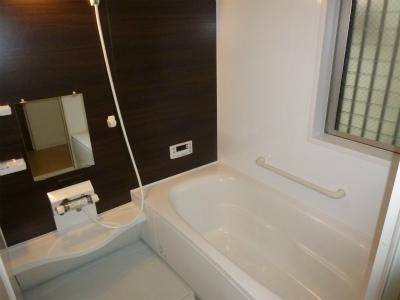 Bathroom. Indoor (13 May 2013) Shooting It is a bathroom photo of 1 Building. Reheating, There is also a bathroom dryer