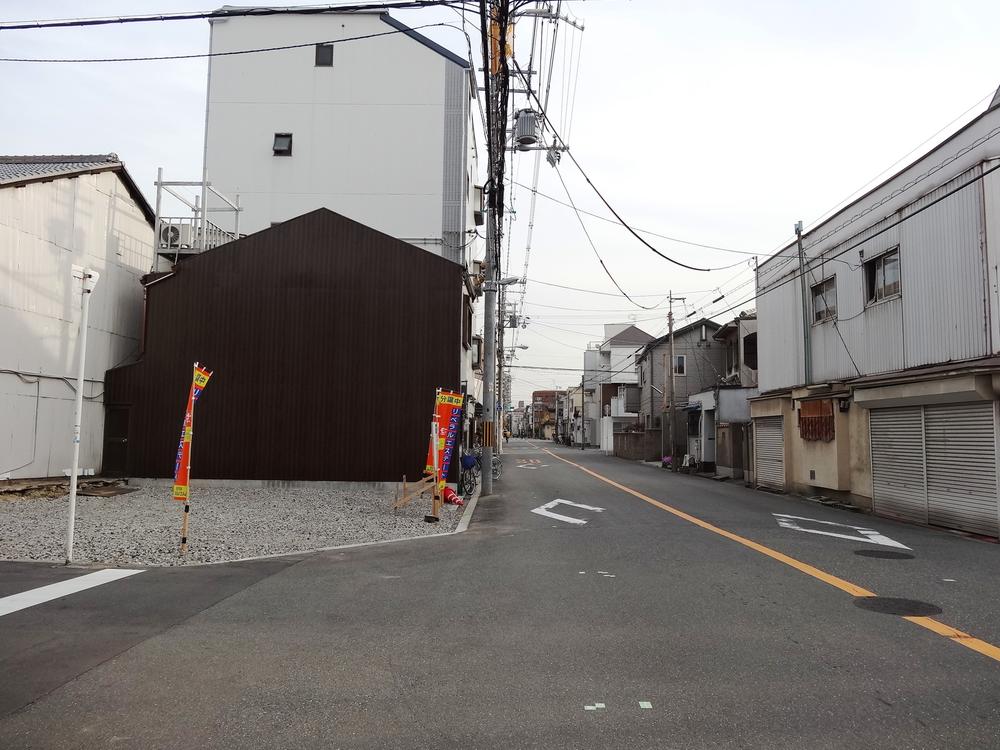 Local photos, including front road. Local (April 2013) Shooting