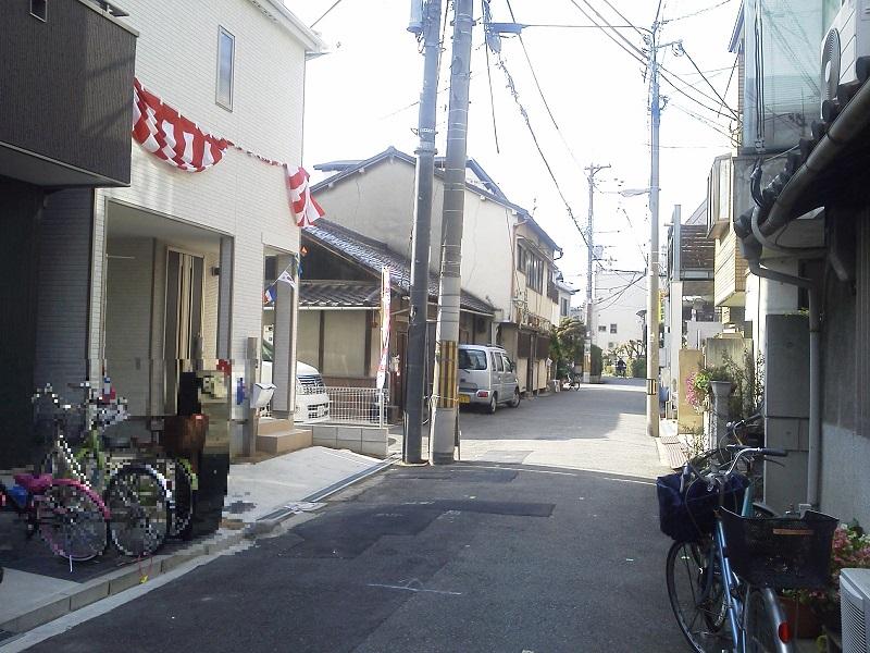 Local photos, including front road. North front road