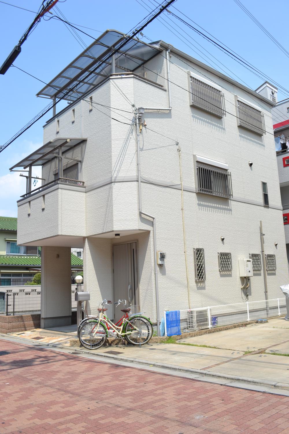 Local appearance photo