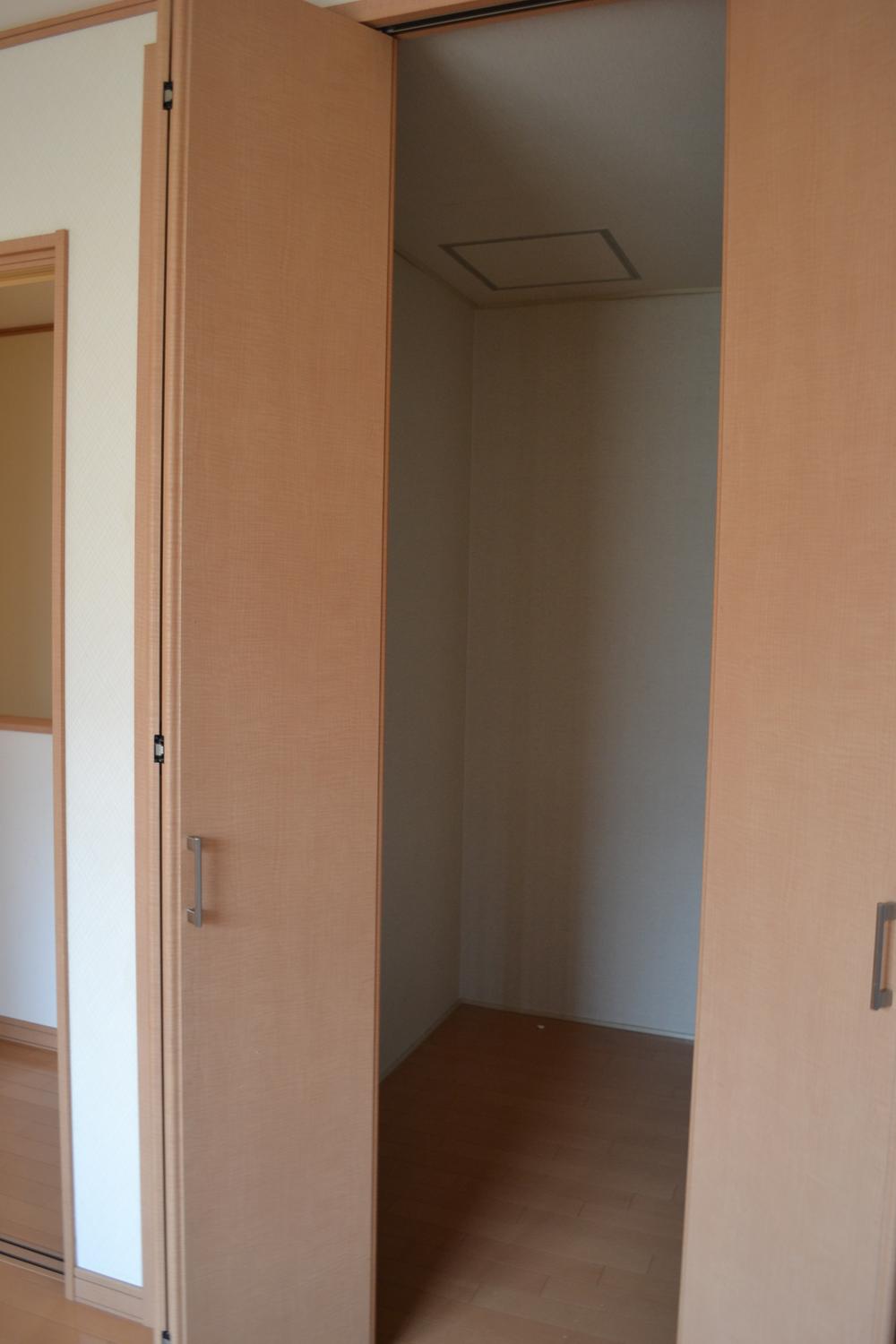 Receipt. Storage with depth