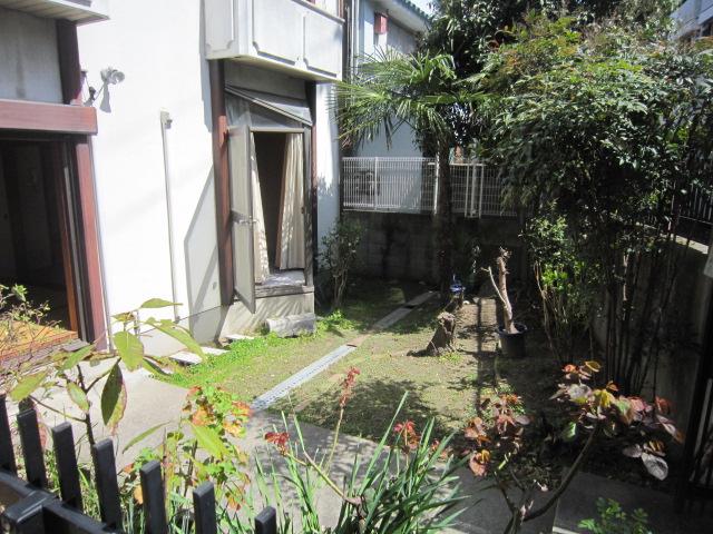 Other local. It is a large garden. 