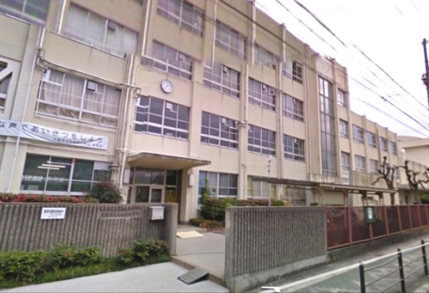 Junior high school. Yada West Junior High School