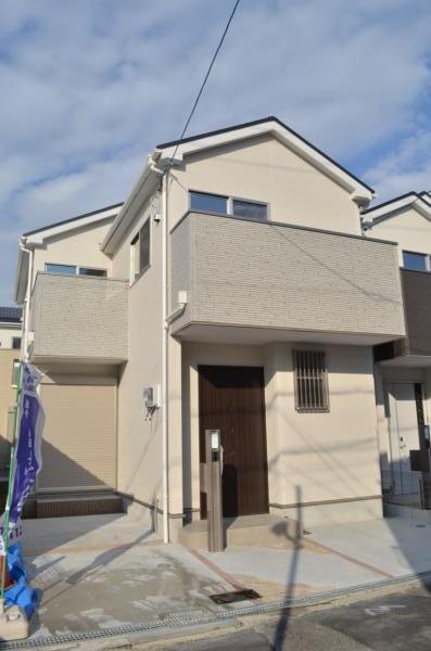 Local appearance photo. Local (11 May 2013) Shooting