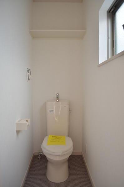 Toilet. Indoor (11 May 2013) Shooting