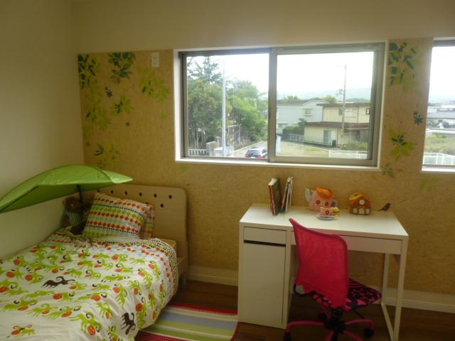 Other local. Children's room