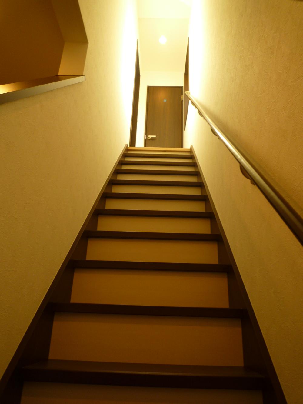 Other. Is a staircase from the first floor to the second floor. And in good clean, We have been very polite to use. 