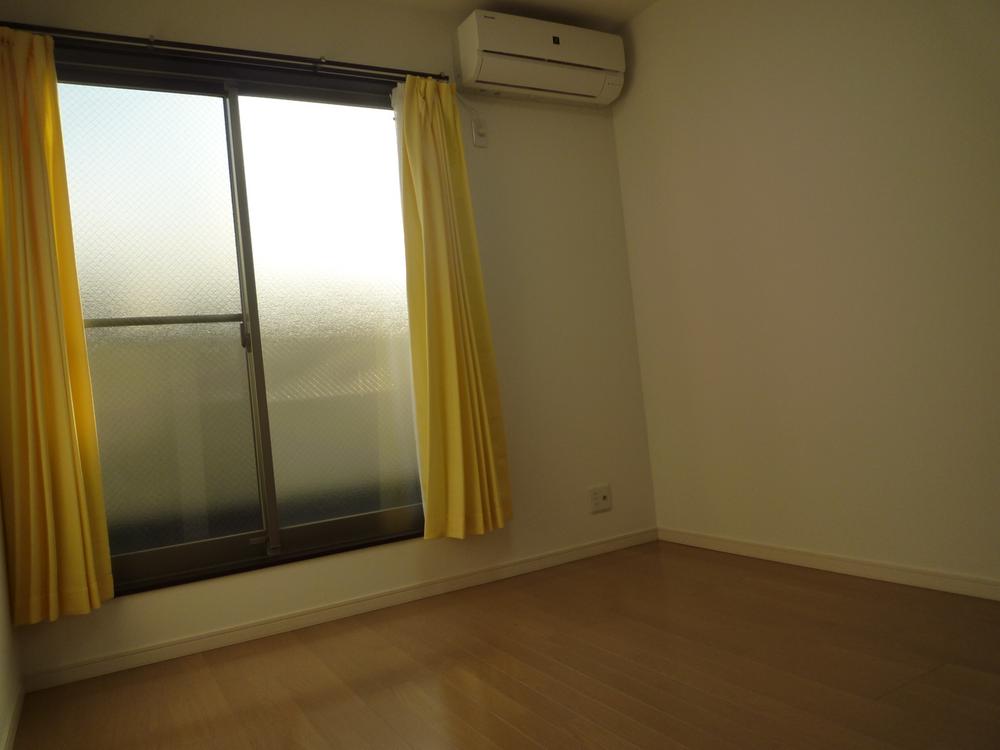 Non-living room. The third floor is a Western-style. 