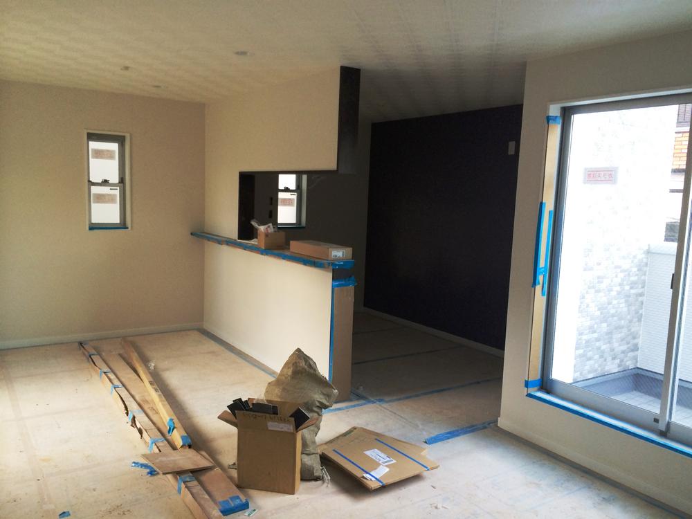 Living. Indoor (12 May 2013) Shooting Since bright with double-sided balcony Not need lighting during the day