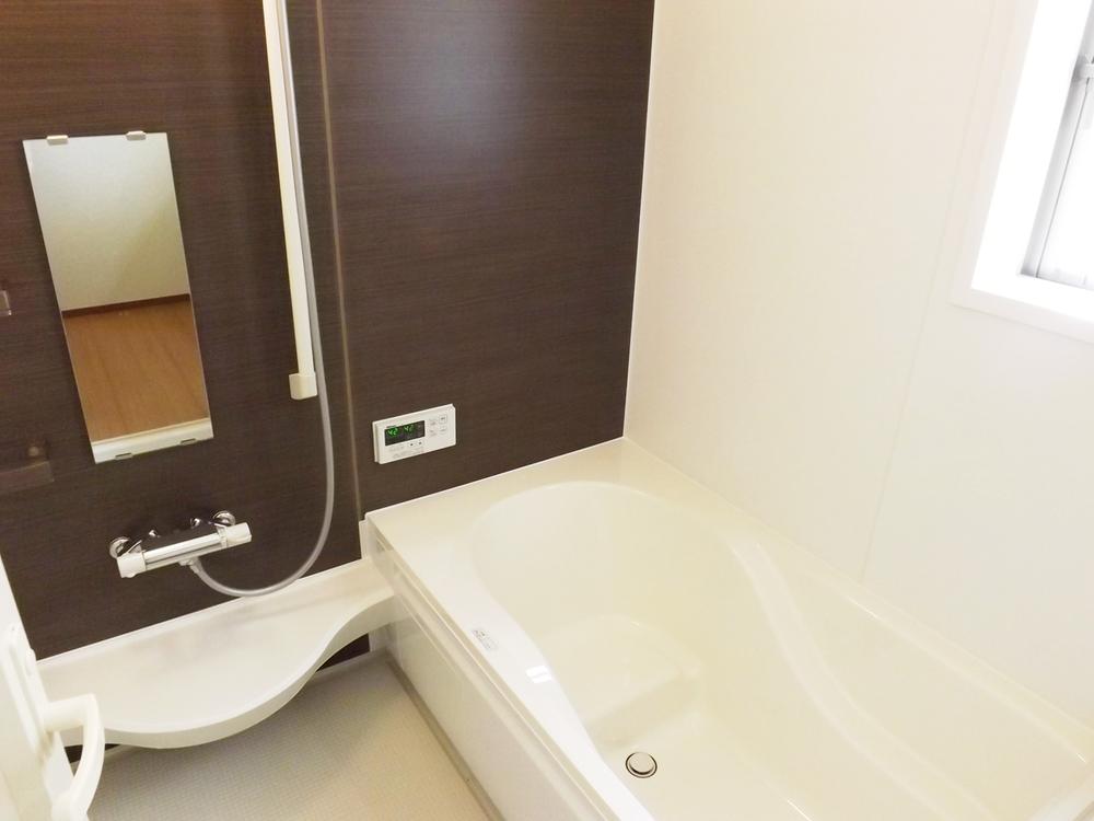 Same specifications photo (bathroom). Same specifications photo (bathroom) With bathroom heating dryer!