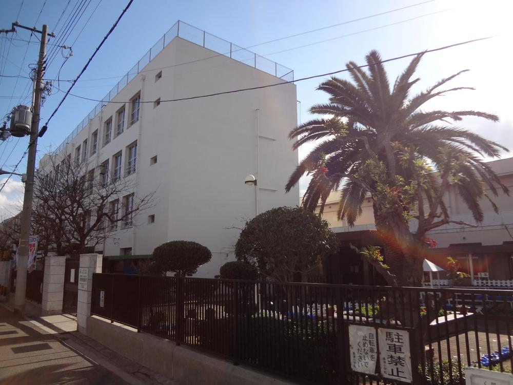 Primary school. Kuwazu until elementary school 160m Miya trout of Kuwazu place ~ . I seem to hear the school song to sing cheerfully. There is also the alma mater of the famous singer in the classic "Subaru".