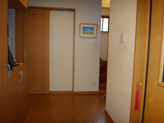 Entrance. Local (September 2013) Shooting