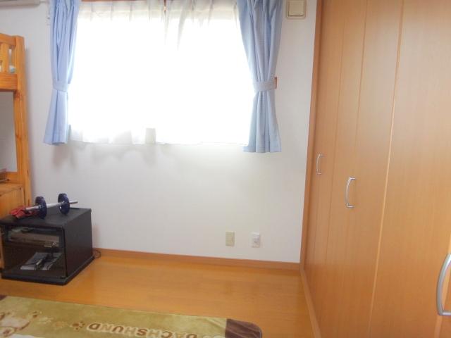 Non-living room. Local (September 2013) Shooting