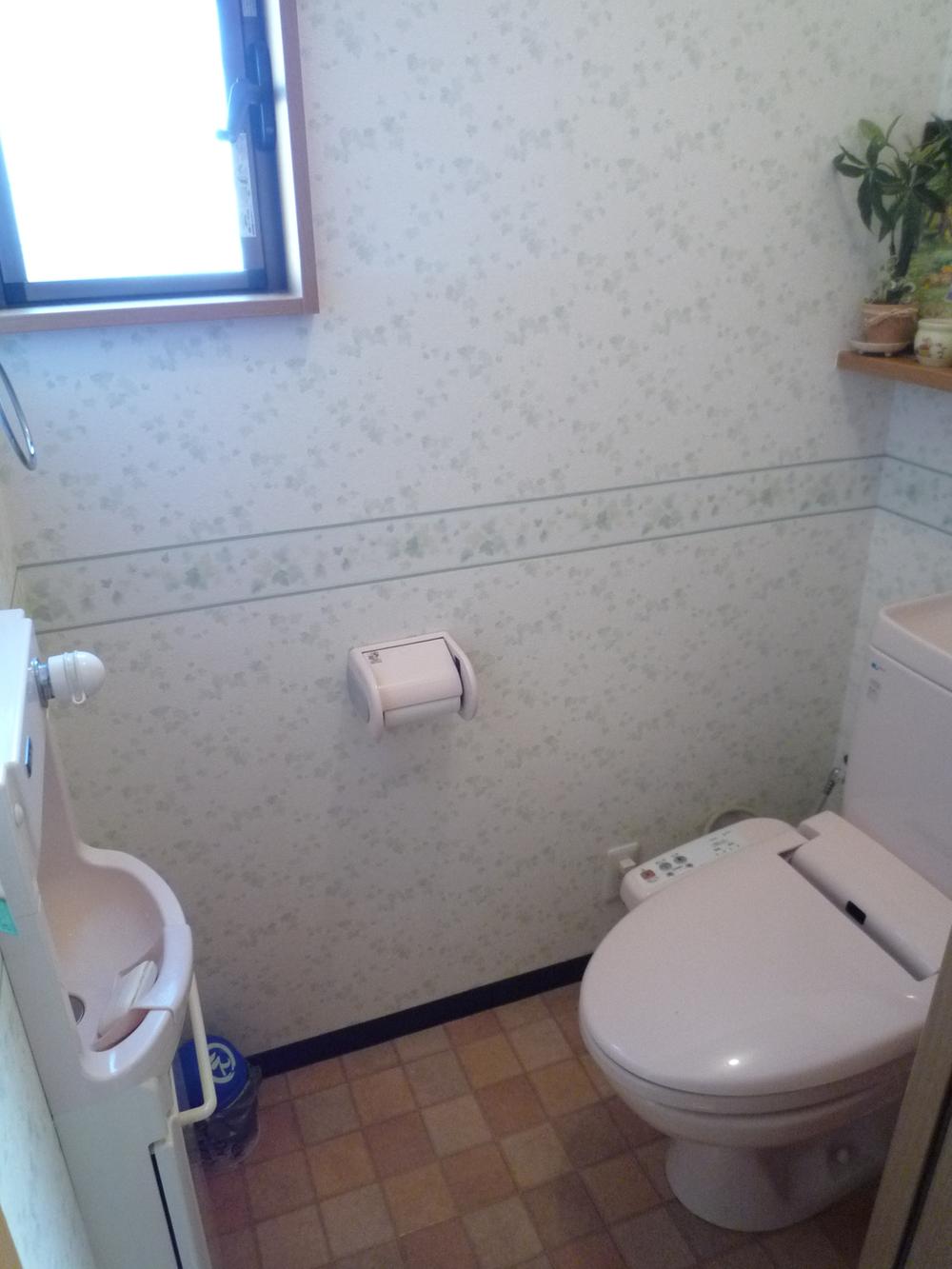 Toilet. Local (12 May 2013) Shooting