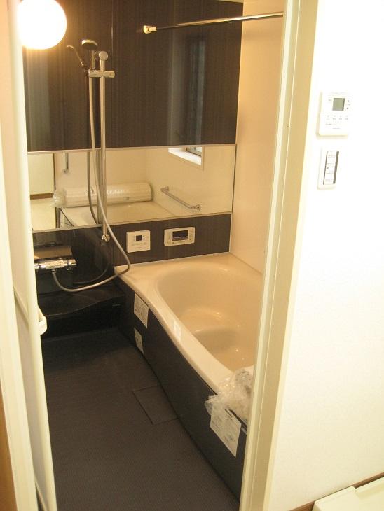 Bathroom. "Spacious want to spend the bus time." "I want to refresh heal the fatigue of the day", etc., The whole family of the healing space!