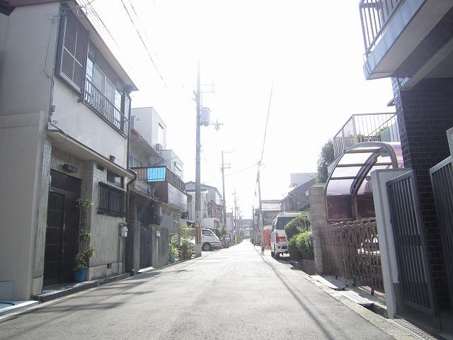 Other. small ・ Middle school is close, It is commuting distance of the peace of mind.