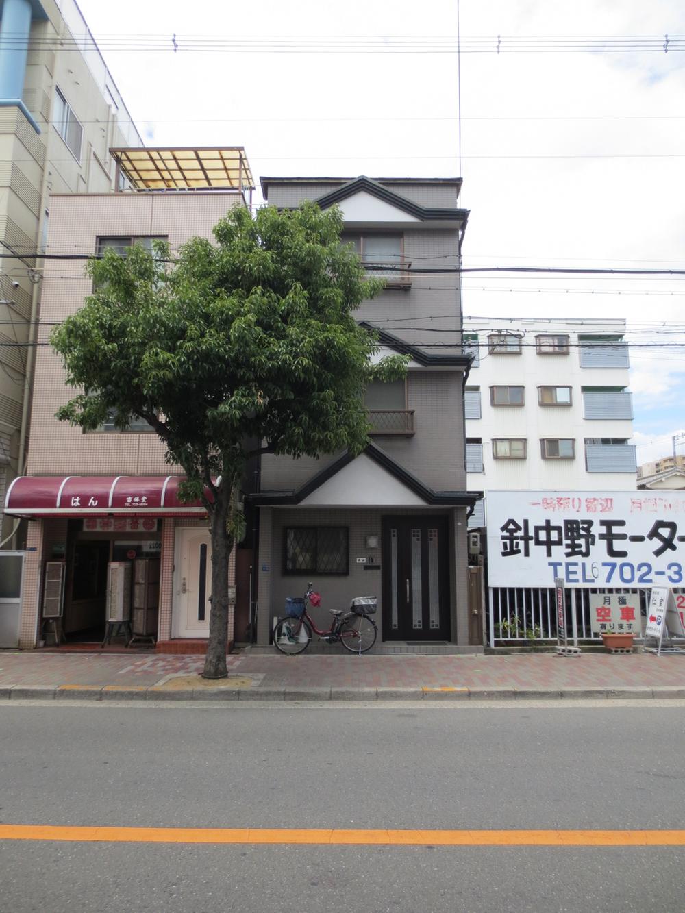 Local photos, including front road. Local (June 2013) Shooting