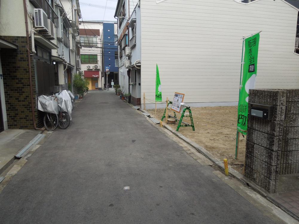 Local photos, including front road. Local (August 2013) Shooting