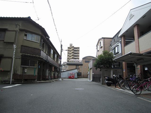 Local appearance photo. Walk to the Super 4 minutes. It is also useful for everyday shopping.