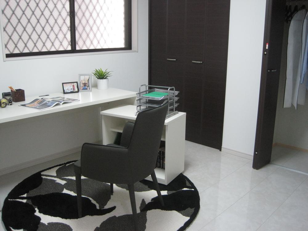 Model house photo. Western-style was also finished in fashionable while to have a calm atmosphere gives us the healing