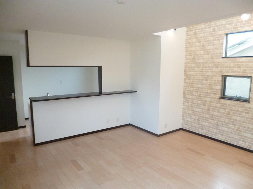 Living. Insert the light and wind, It is a comfortable space that will want to stay much full of sense of openness.