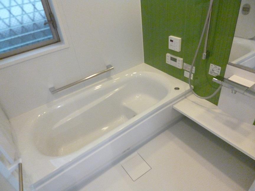 Bathroom. "Spacious want to spend the bus time." "I want to refresh heal the fatigue of the day", etc., The whole family of the healing space!