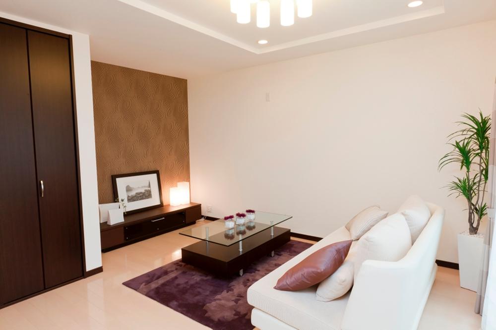 Model house photo. We are living in the bright calm atmosphere.