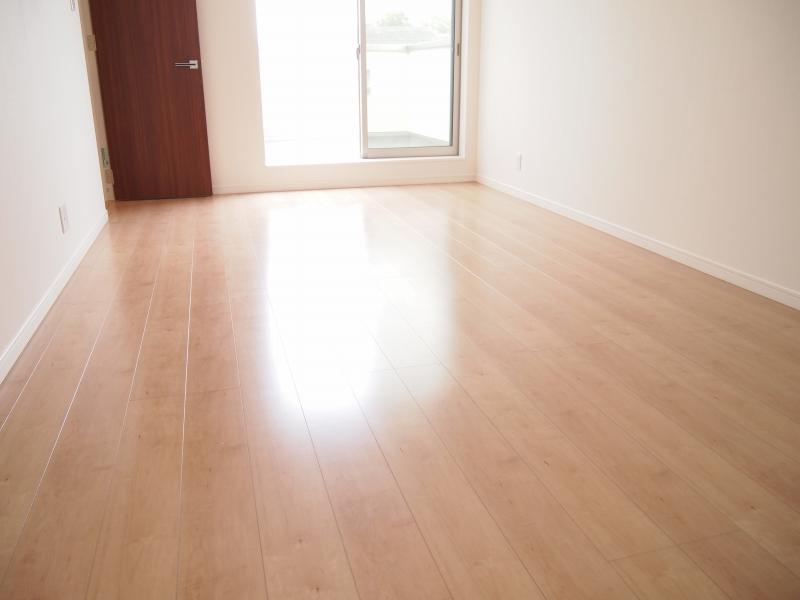Non-living room. Construction is a picture