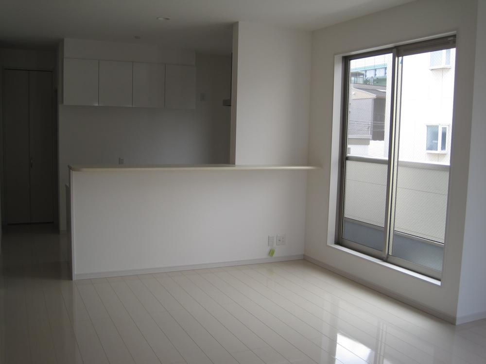 Building plan example (introspection photo). Because it is out of the kitchen on the balcony kitchen is always spacious clean!