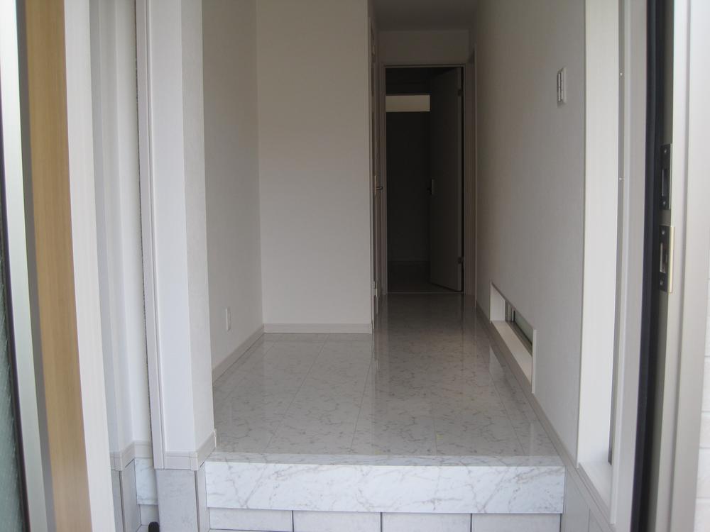 Building plan example (introspection photo). From the front door, We stuck to the floor material from the corridor! Fashionable from the feet ...