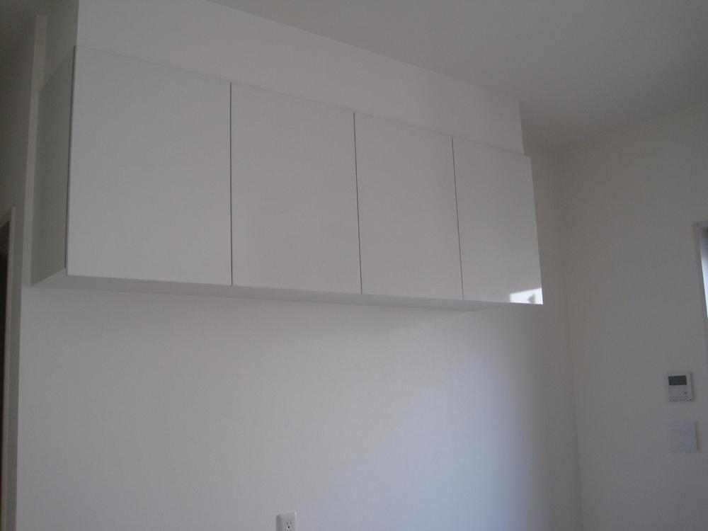 Building plan example (introspection photo). Kitchen shelf shelf with a twist in order to have a sense of liberation in the room was put on the back!