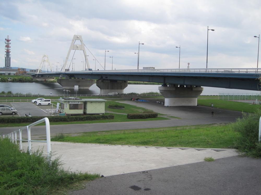 View photos from the local. Yodogawa you can overlook !!