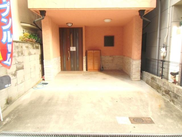 Local appearance photo. This parking spaces spacious