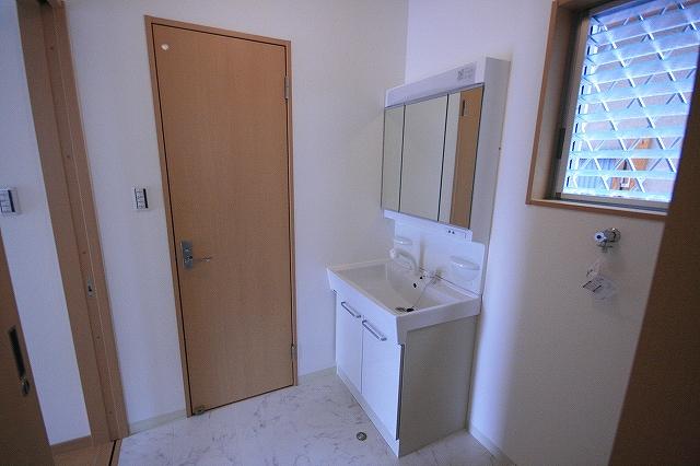 Wash basin, toilet