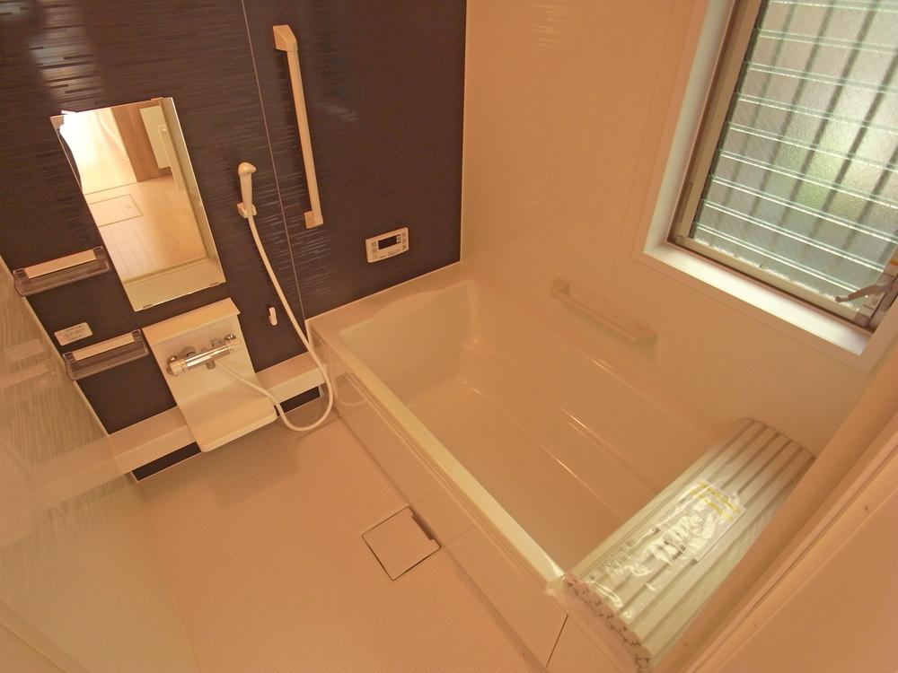 Same specifications photo (bathroom). Bathroom welcoming along with the children