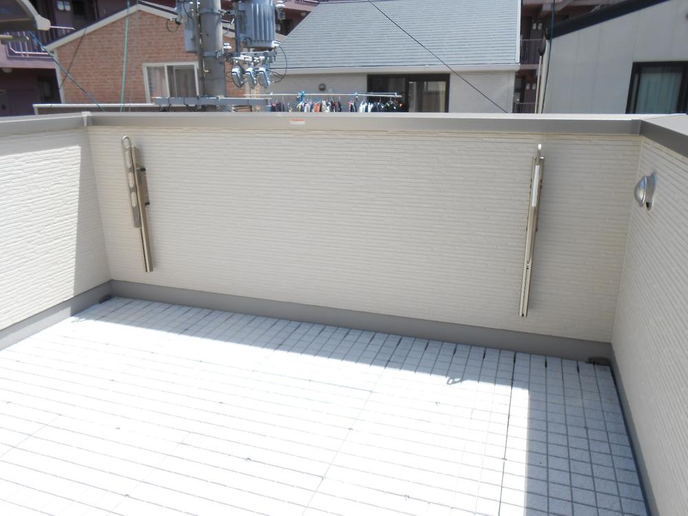 Balcony. 3rd floor balcony (August 2013 shooting)