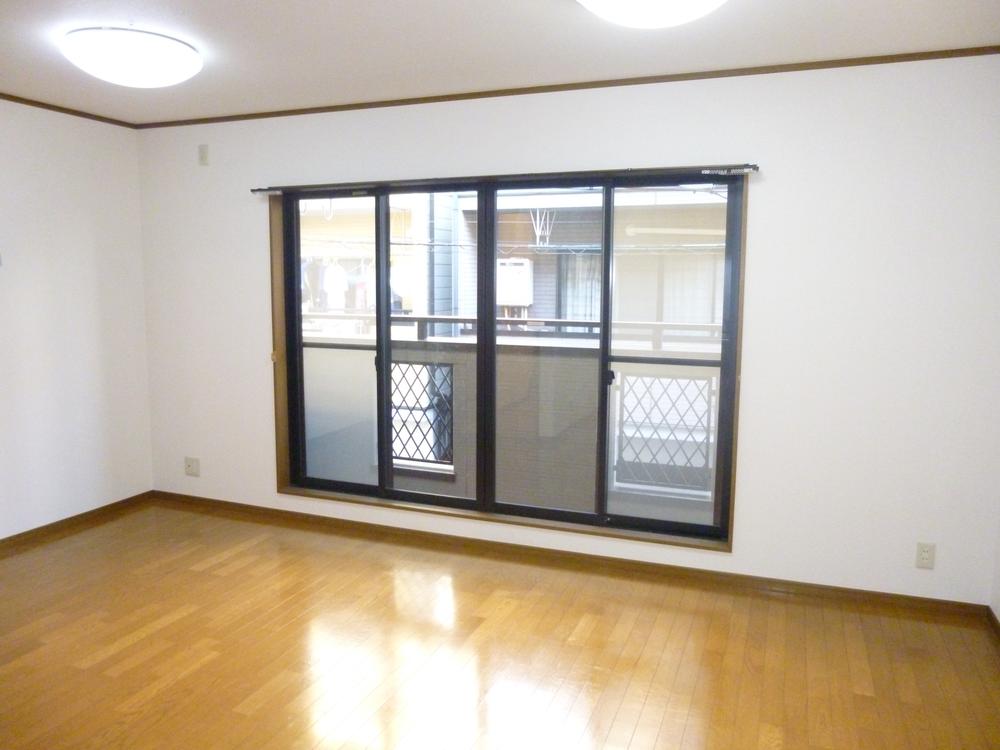 Living. Spacious living room! ! Ventilation is also excellent large windows