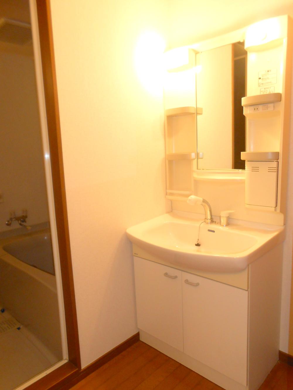 Wash basin, toilet. Indoor (11 May 2013) Shooting