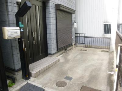 Parking lot. Local (11 May 2013) Shooting