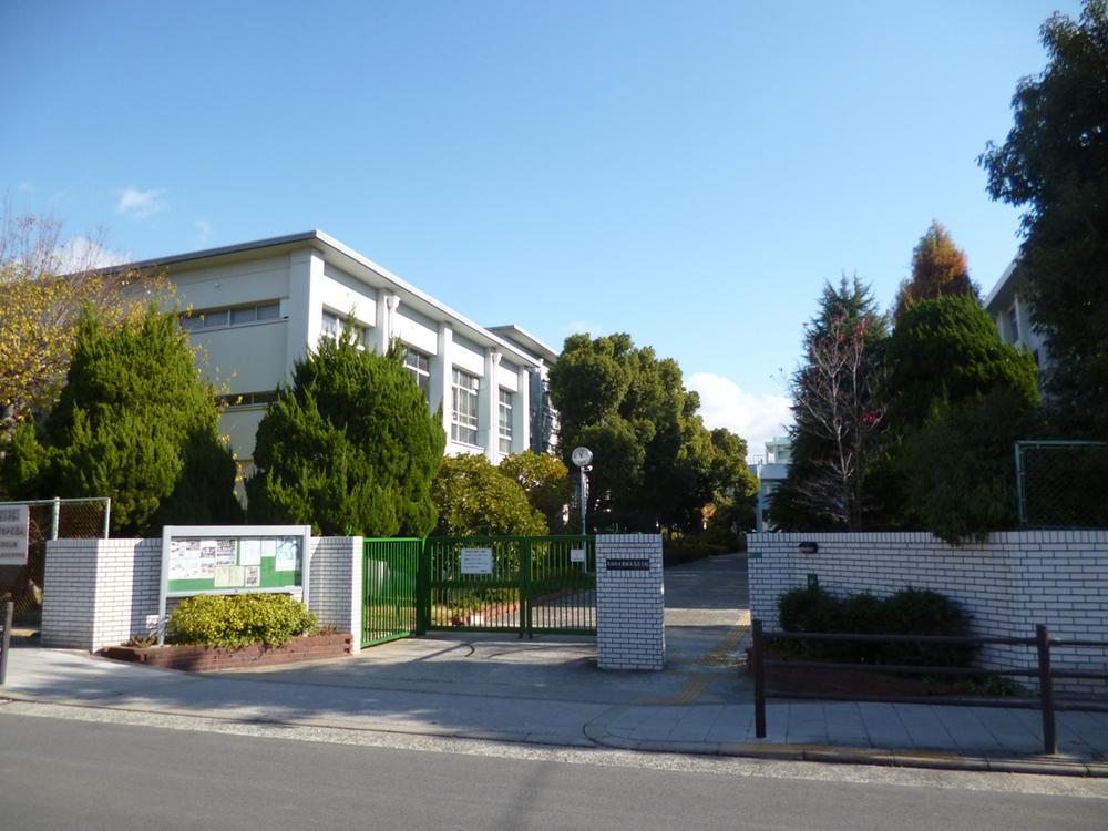 high school ・ College. Osaka Prefectural Higashi Sumiyoshi 400m to high school