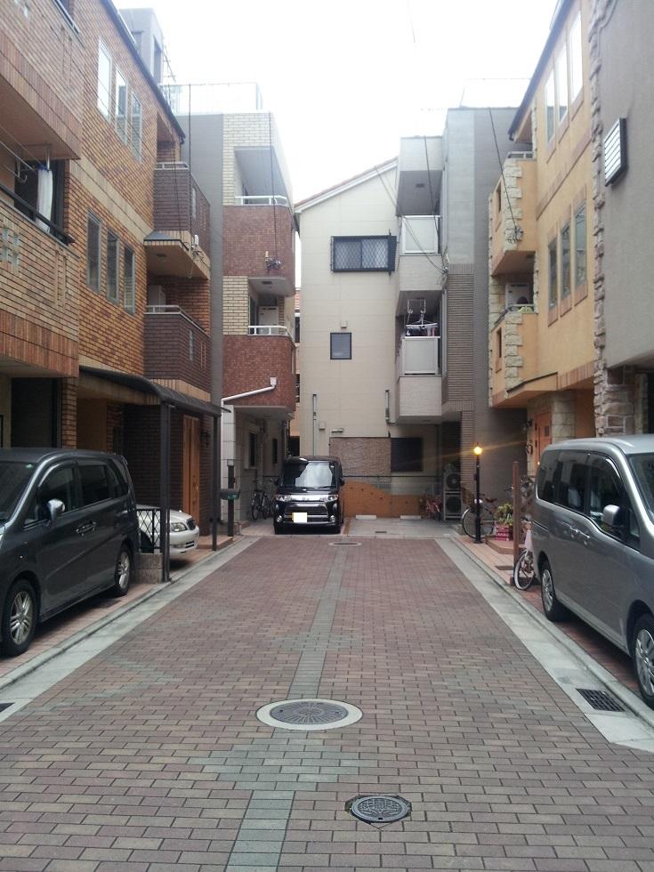 Local photos, including front road. Exterior Photos