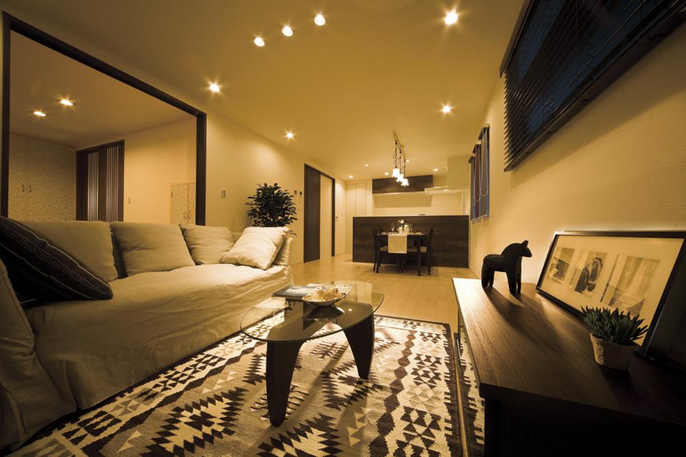 Model house photo.  [Model house introspection] Because it is where the family gather, I want to fine space with warmth. House comfortable to live in considering the down lights and housework leads